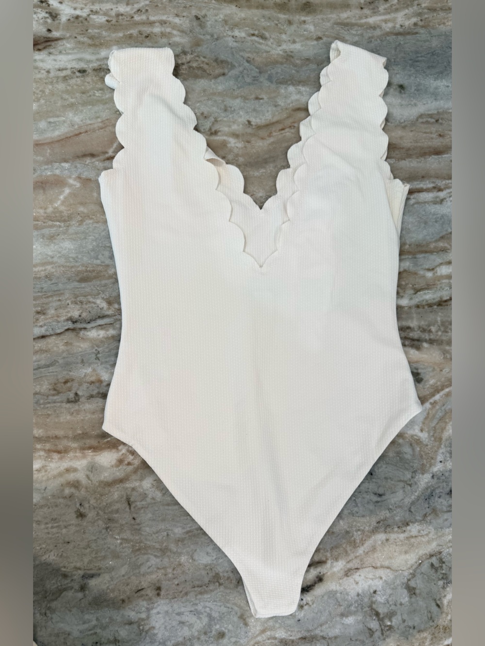 Women’s MARYSIA Swim Scalloped cream one piece swimsuit- Size Large - Picture 6 of 6